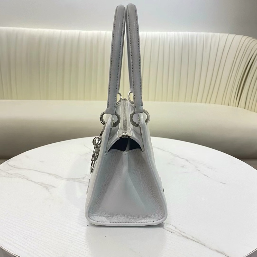 Lady Dior East West Shoulder Bag Perfect Condition - Picture 5 of 12